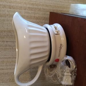 Kitchen Living Electric gravy boat warmer. New